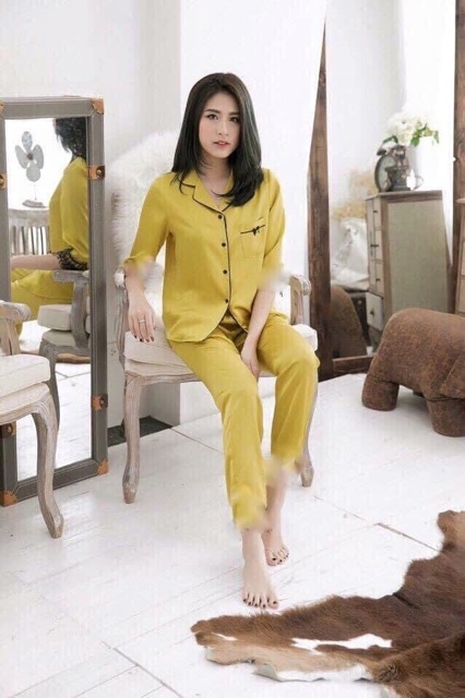 Bộ lụa gấm họa tiết kiểu mẫu mới, bộ đồ sau sinh