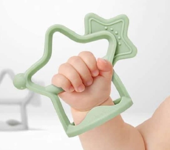 Gặm Nướu silicone mềm hình ngôi sao Kichilachi Kichi xỏ đeo tay chống rơi cho Bé KC K1015