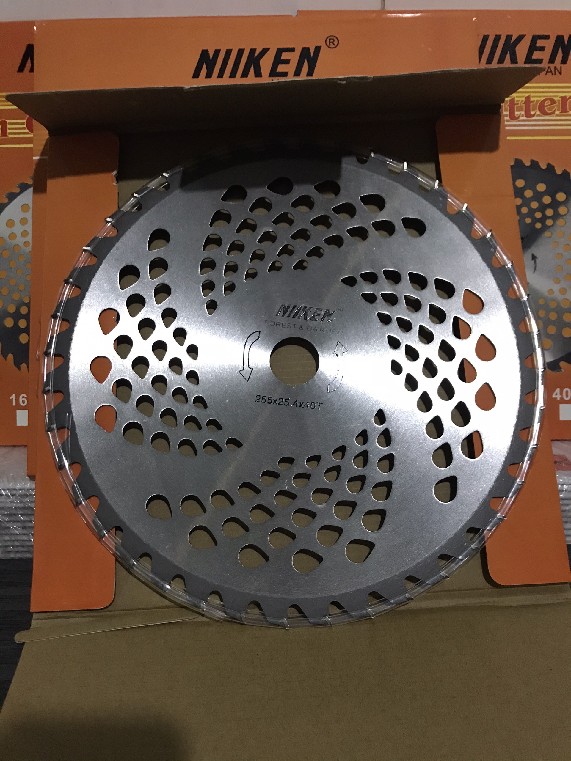 [HCM]LƯỠI CẮT CỎ TRÒN HỢP KIM - NIKEN.. 255MMX40RX25.4MM