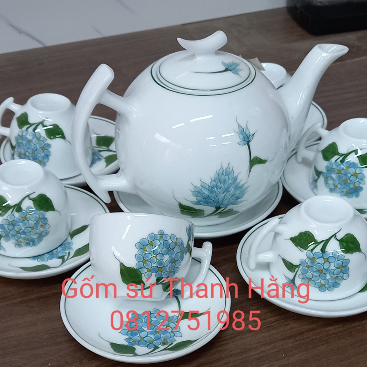 Ấm chén bát tràng vẽ hoa tú cầu