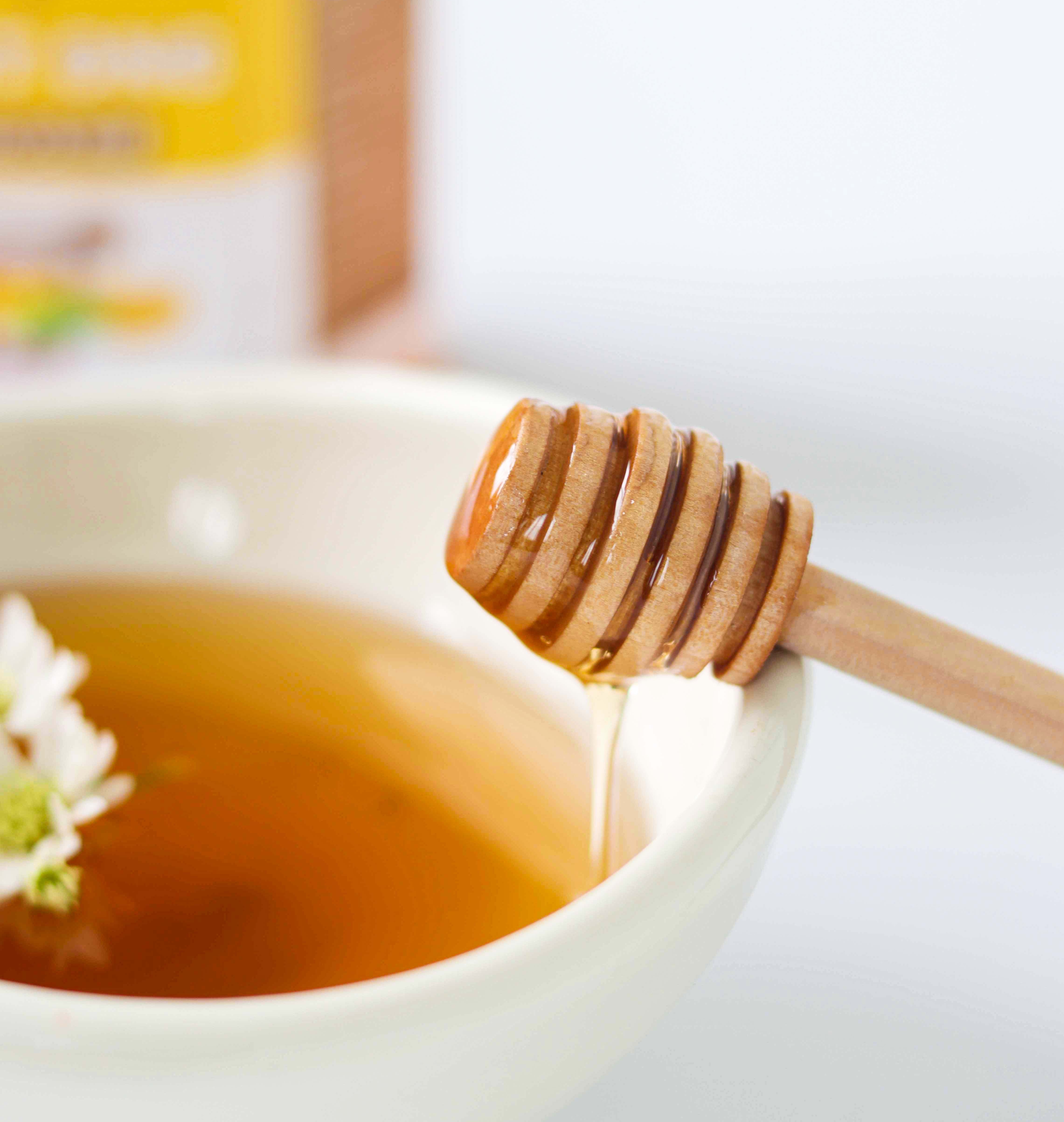 Que gỗ lấy mật ong, dụng cụ lấy mật ong Ohoo
