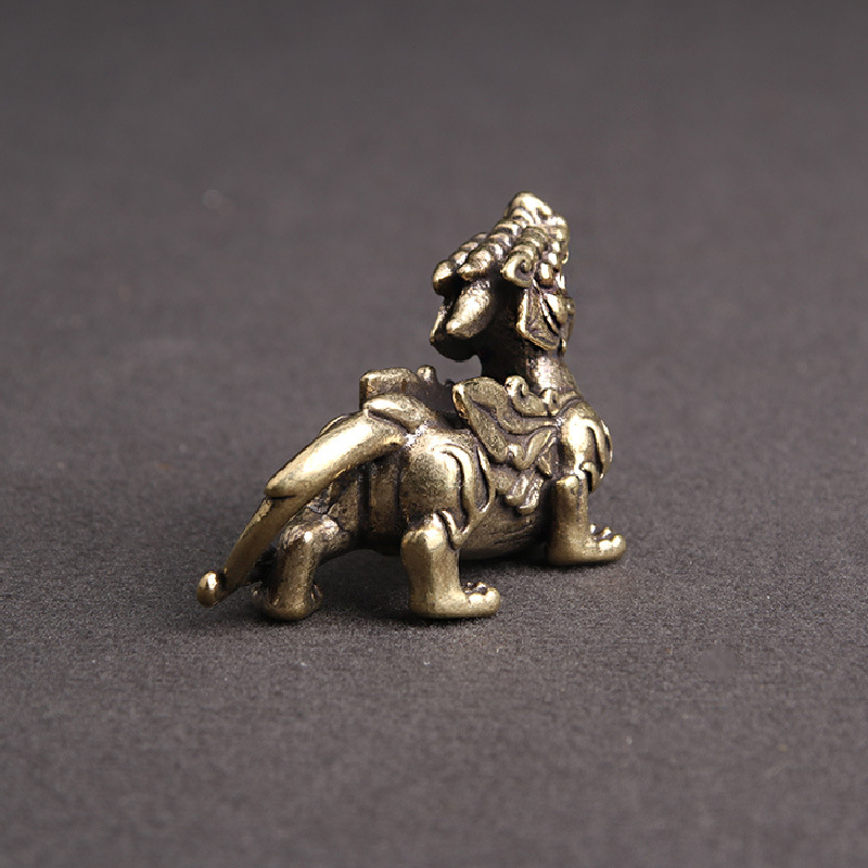 Tượng Nhỏ Bằng Đồng Hình Kỳ Lân (Kích Thước: 5.2 x 3.3cm)