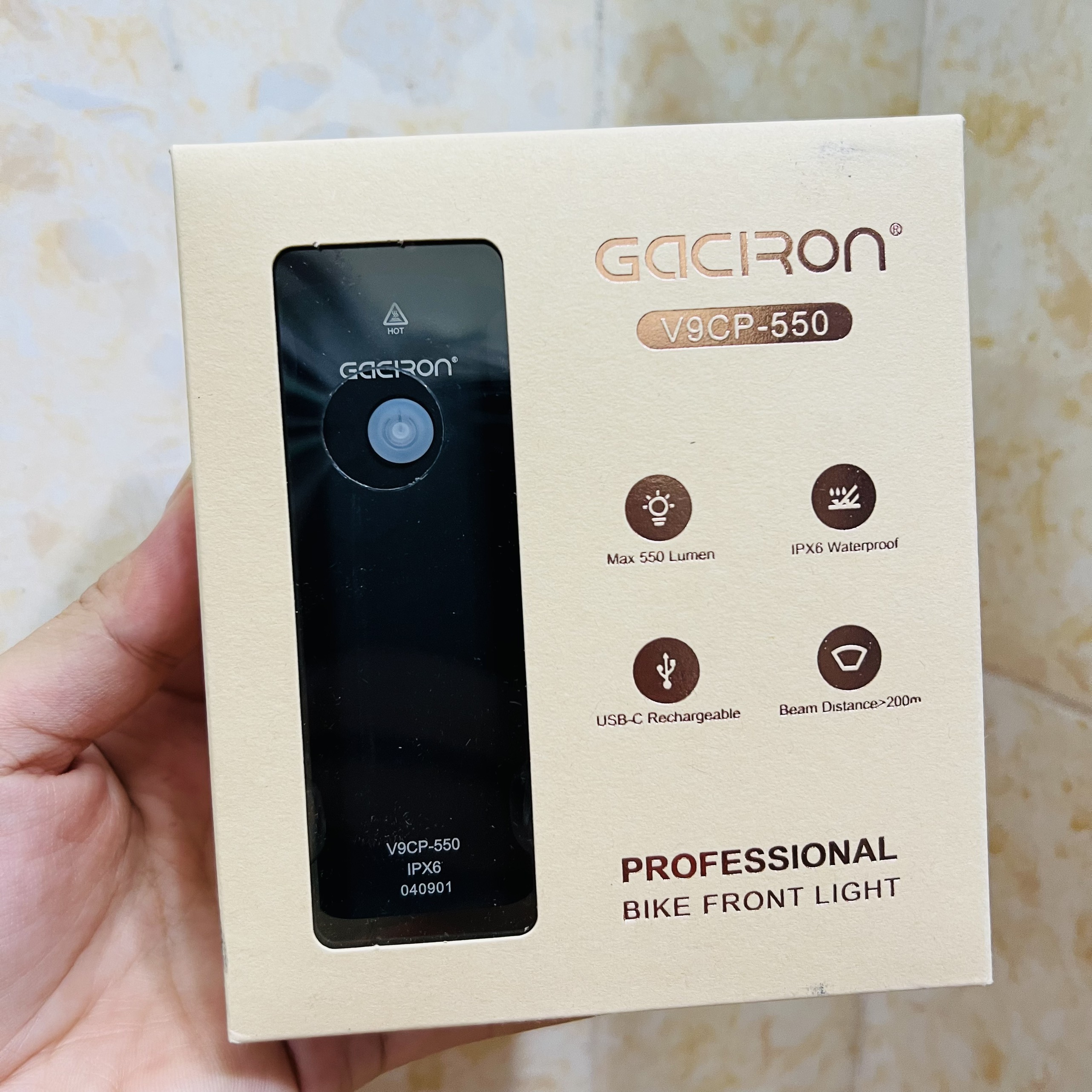 [CHÍNH HÃNG] ĐÈN TRƯỚC XE ĐẠP GACIRON V9CP – 550LUMEN