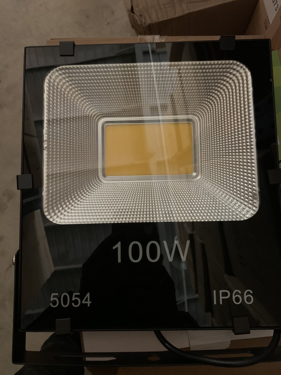 Đèn pha LED 100W chip COB chiếu ngoài trời