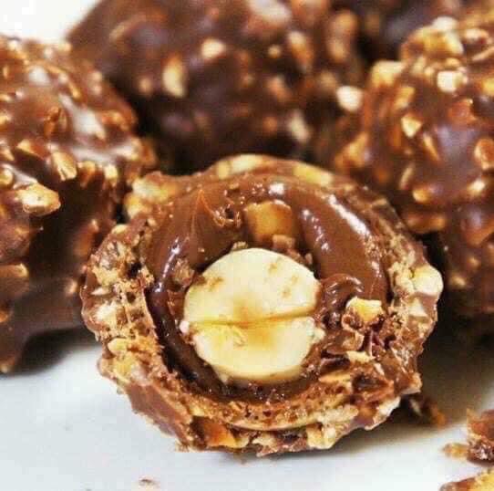 Viên Socola hạt dẻ FERRERO ROCHER ĐỨC
