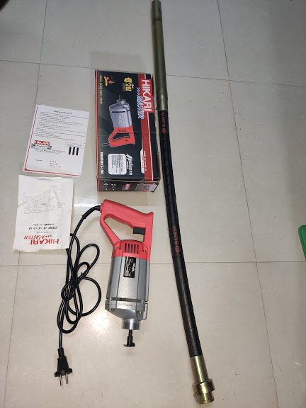 Bộ máy đầm dùi bê tông cầm tay HIKARI madein TháiLan V-45a, 800W, kèm dây dùi 1,2m, động cơ dây đồng chịu nhiệt.