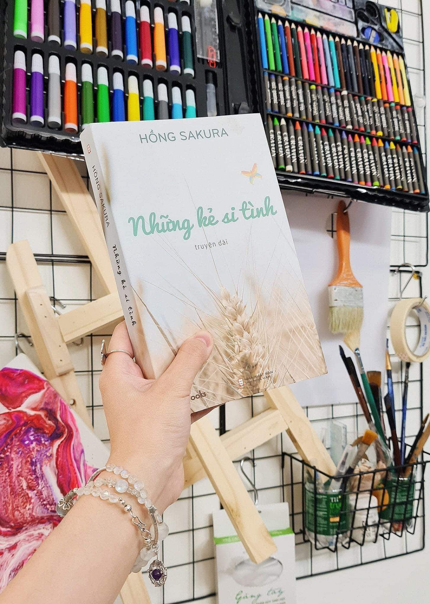 Sách - Những Kẻ Si Tình - SBOOKS