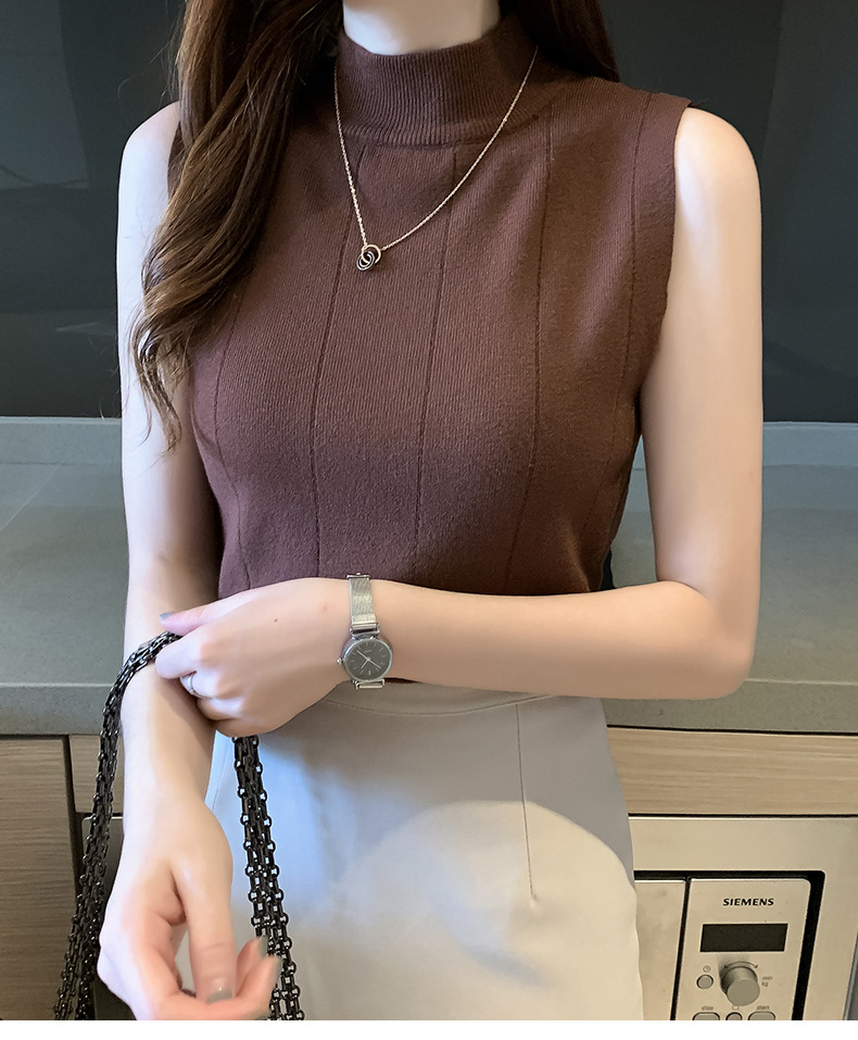 Áo len cổ cao sát nách