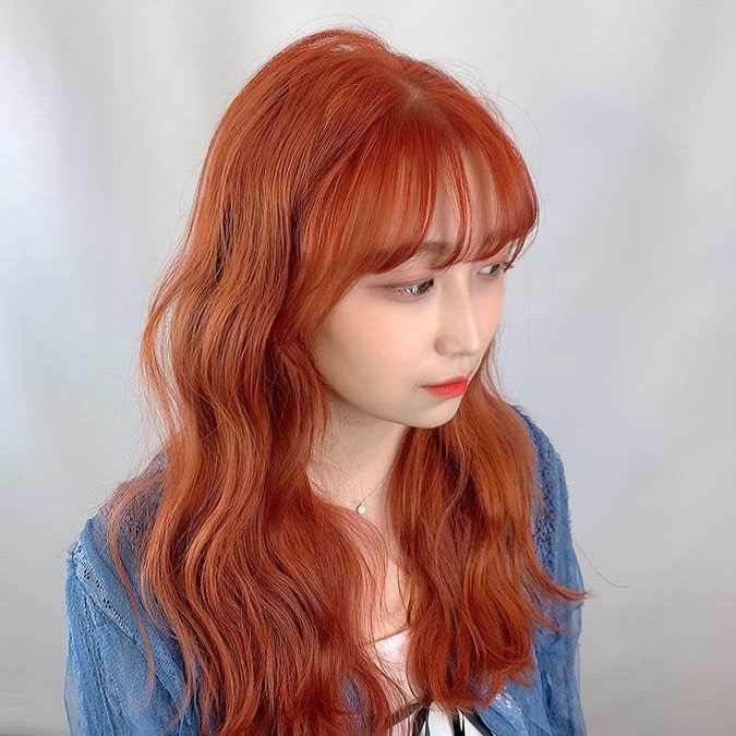 Thuốc nhuộm tóc màu đỏ cam sẽ khiến mái tóc của bạn trở nên nổi bật, quyến rũ hơn. Khám phá ngay hình ảnh liên quan để biết thêm về cách sử dụng và kết quả đạt được.