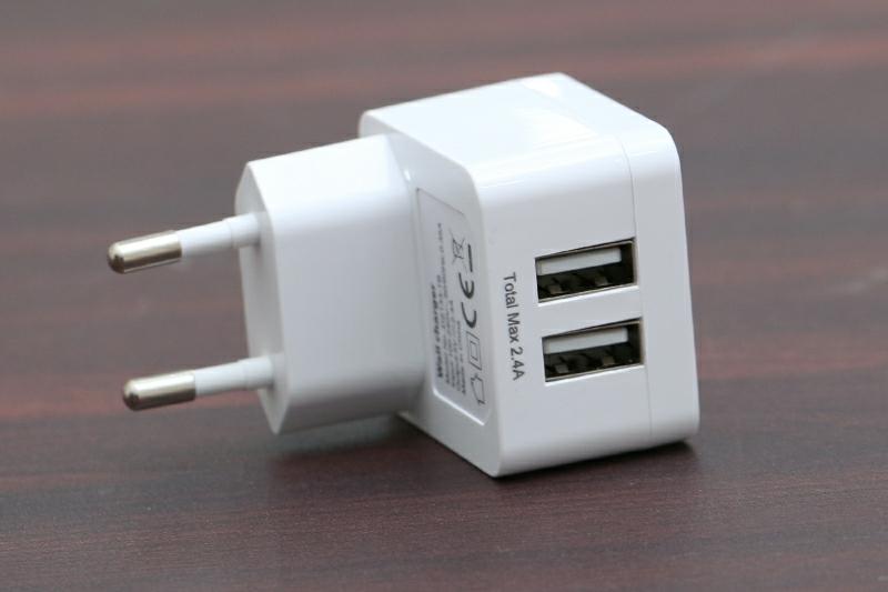 [HCM]Adapter Sạc 2 cổng 2.4A góc Xmobile DS133S-TB Trắng