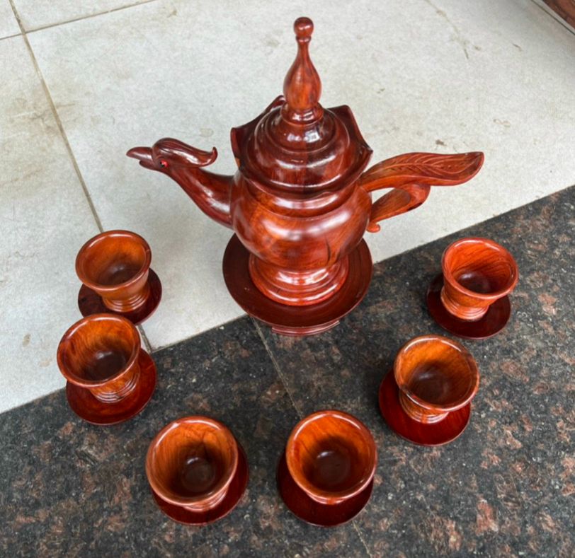 Bộ ấm trà bằng gỗ hương