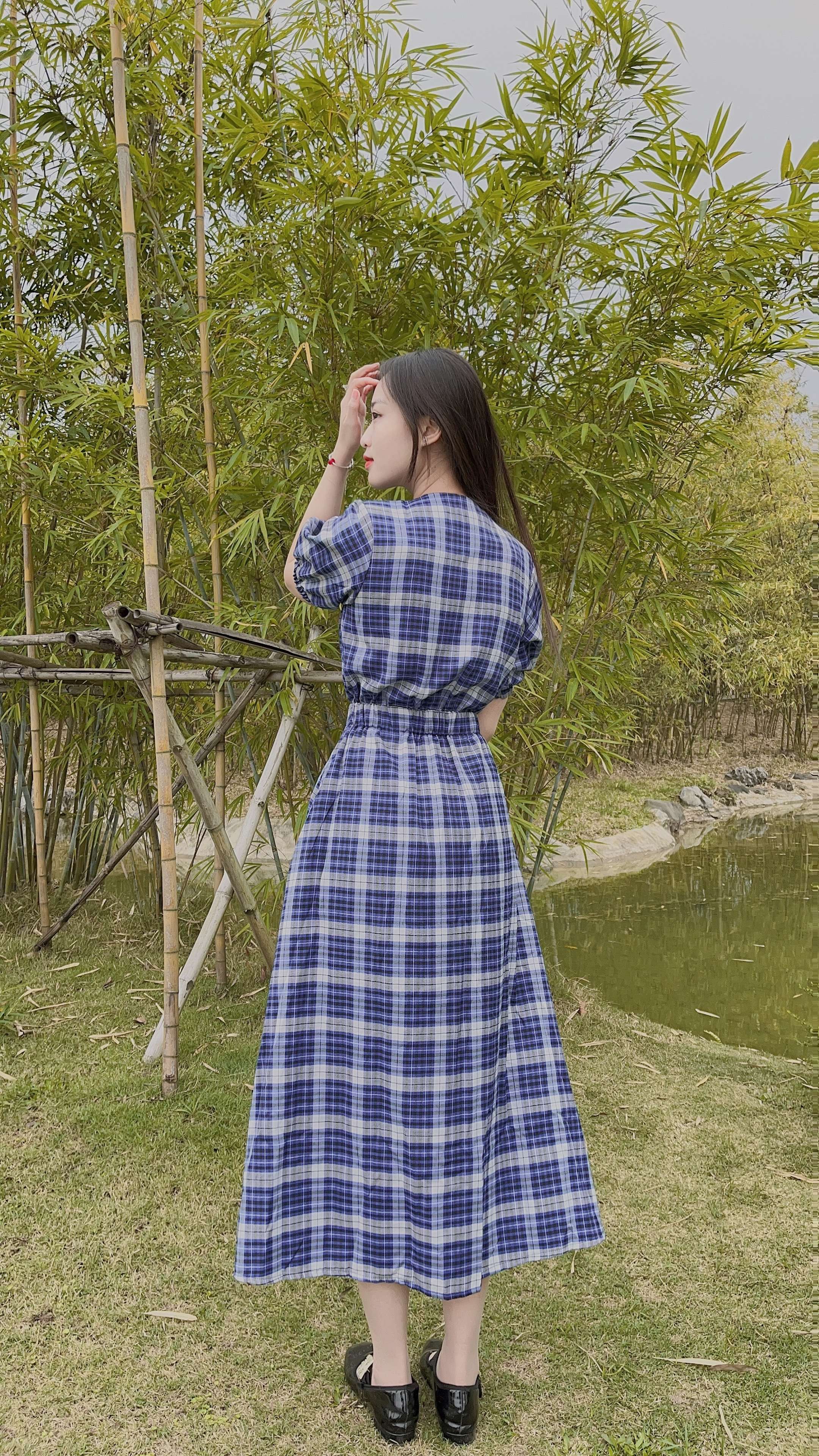Đầm Midi kẻ xanh, Jolie Rosé