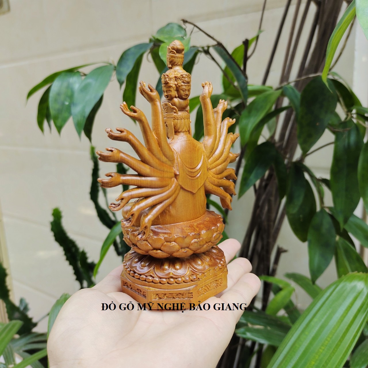 Tượng phật thiên thủ thiên nhãn gỗ bách xanh