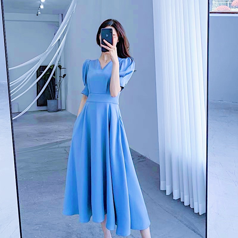Đầm xanh cổ V form dài