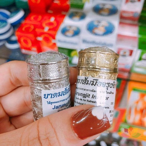 Dầu HÍT Xoang BẠC Jarungjit Inhalor Bạc Thái Lan