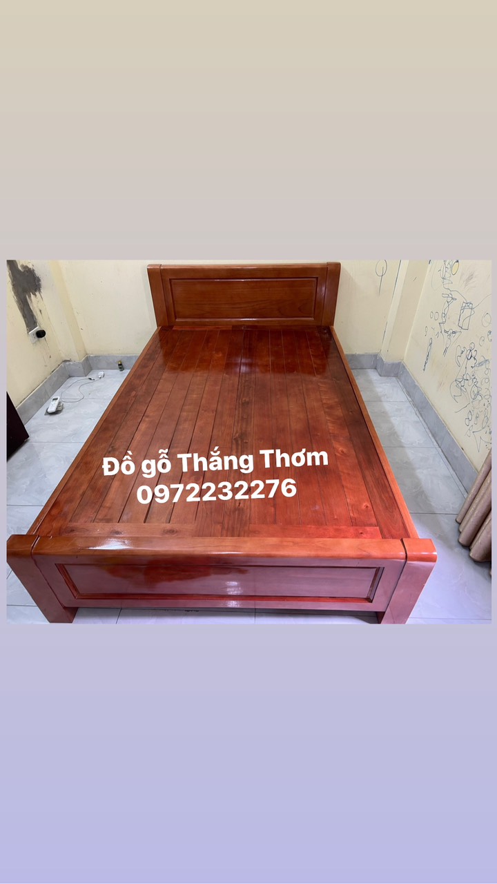 Giường gỗ xoan nguyên khối