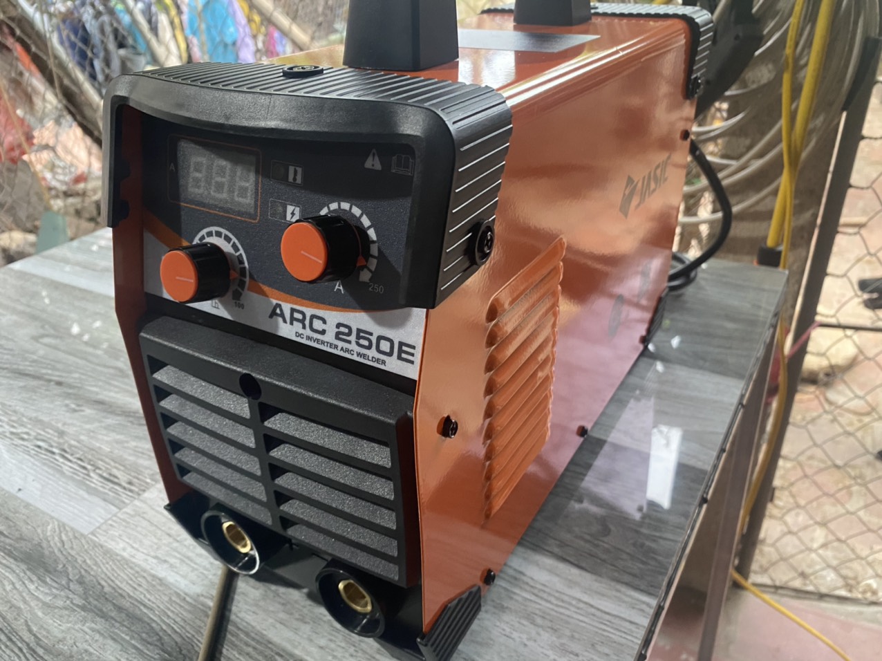 máy hàn 250E