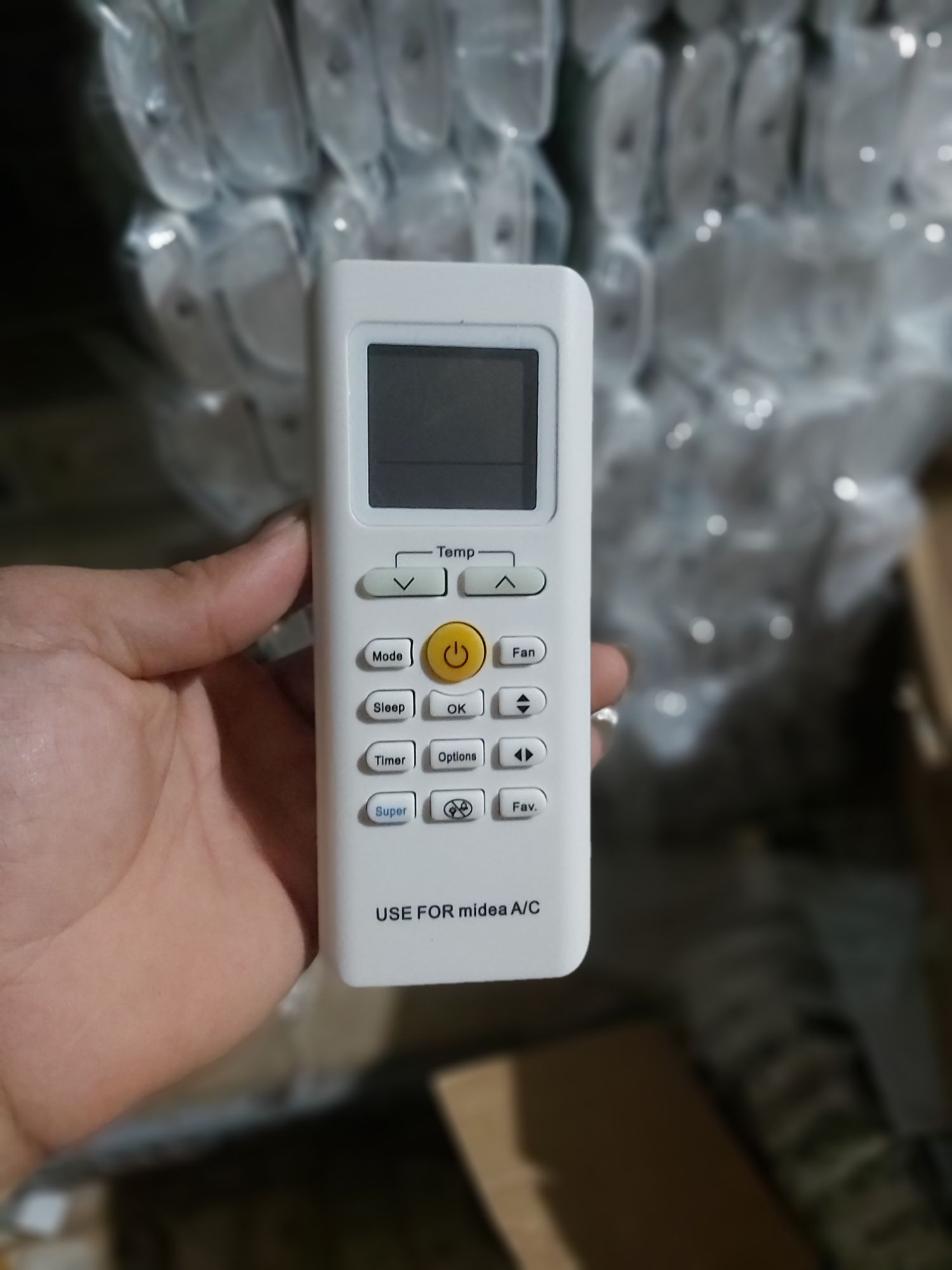 khiển điều hòa međia đời mới