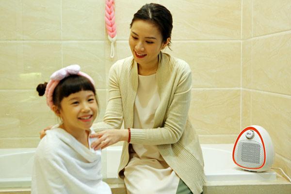 Quạt sưởi gốm Ceramic Mini FujiE CH-202 (đỏ/xanh lá/xanh dương)
