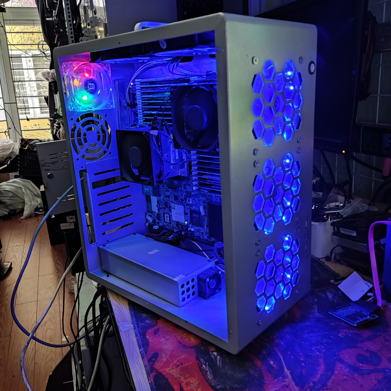 Máy chủ Dell PowerEDGE C2100 MOD case Tower (Dual X5650 12 core 24thread/ Ram 64Gb/ SSD 240Gb)