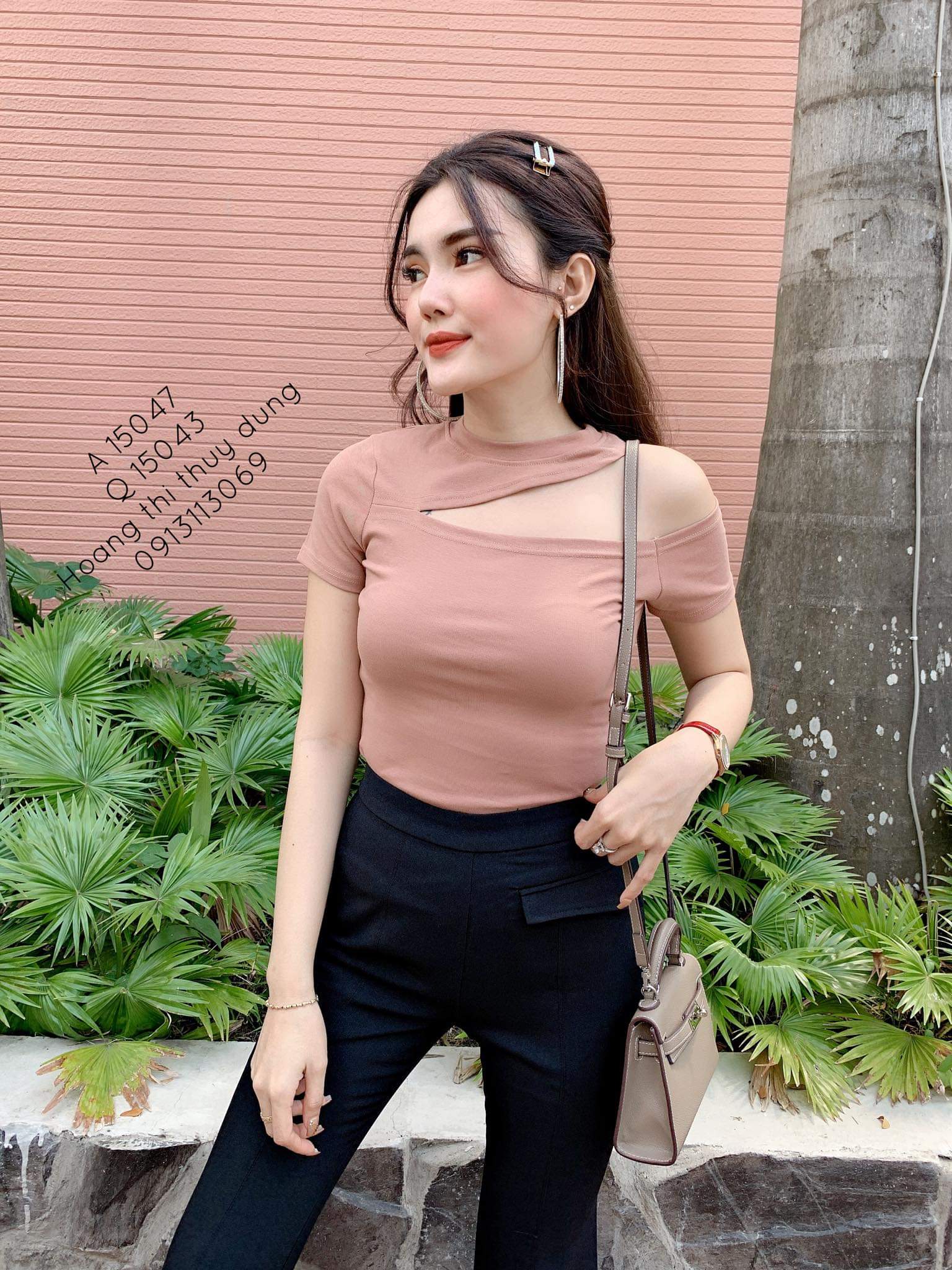 Áo Thun Lụa Tay Ngắn Khoét Một Bên Vai Phá Cách TT0014 (TTS229)