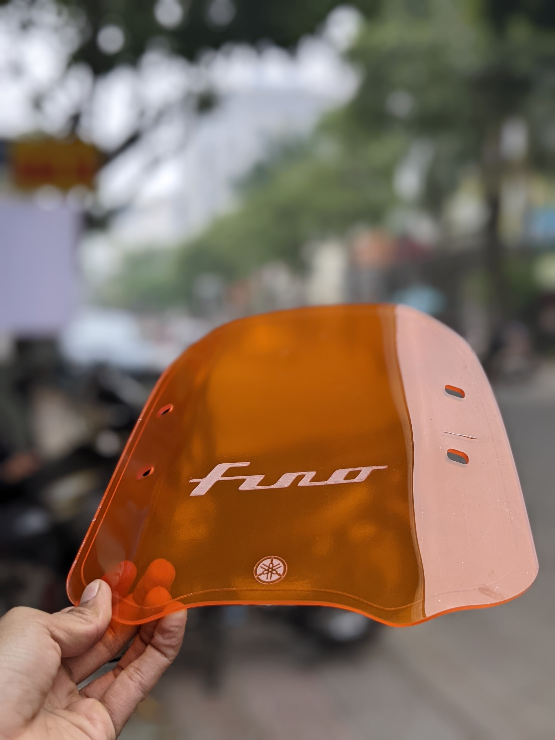 Kính chắn gió Yamaha Funo