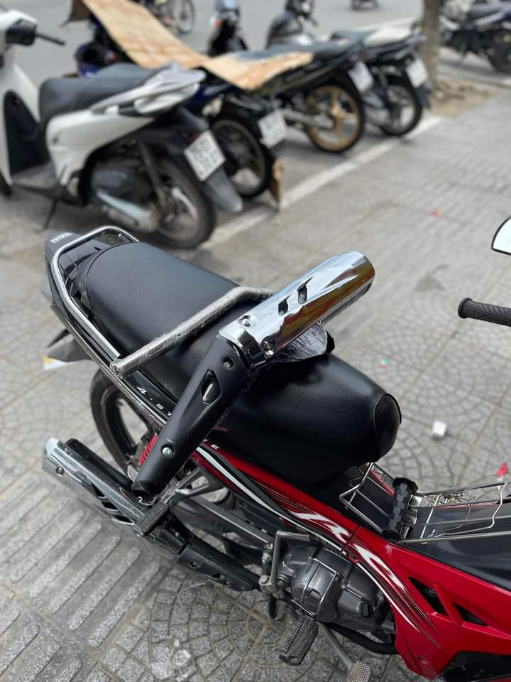 Pô ex 2010 gắn sirius có móc và pô êm