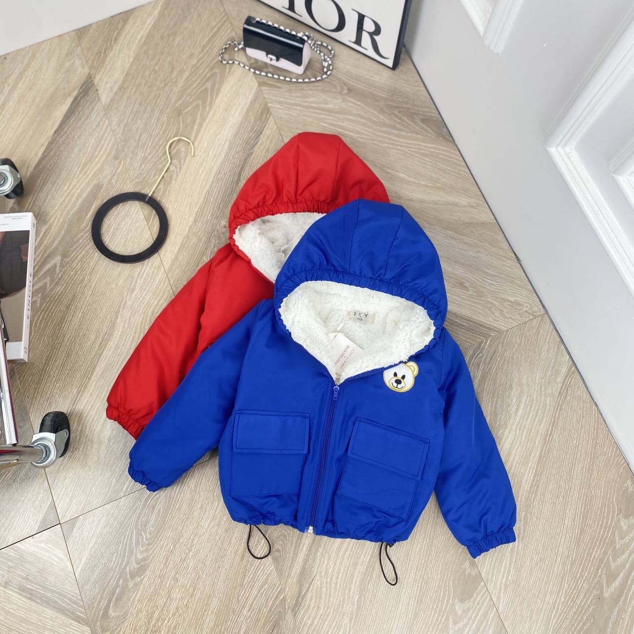 Áo khoác basic thêu Gấu lót lông cho bé từ 9-28kg