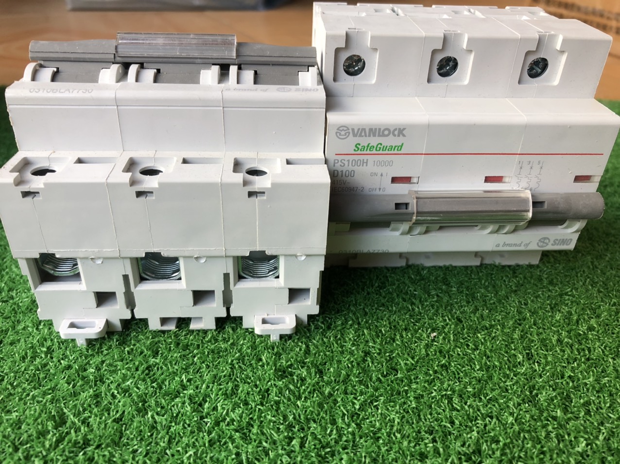 Cầu dao tự động Sino 100A 3 pha (át 3 cực) 400V