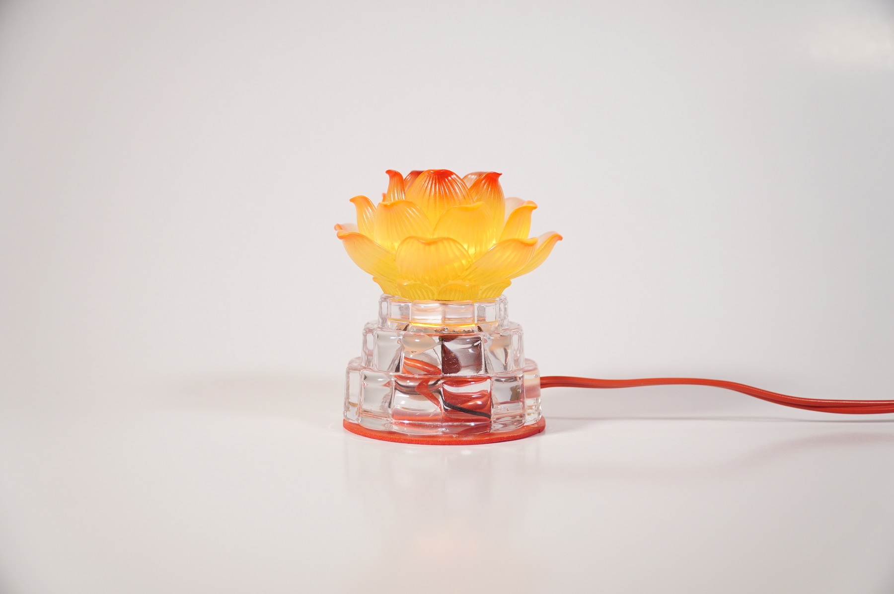 Đèn thờ led thờ cúng hoa sen vàng đổi màu đế pha lê - Nhiều cỡ