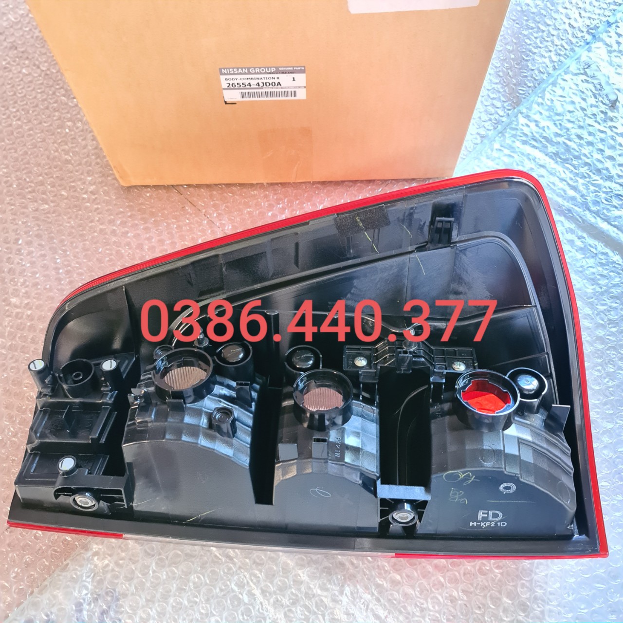 Đèn hậu Navara NP300 (Có phân vế, Giá 1 Chiếc) Xịn