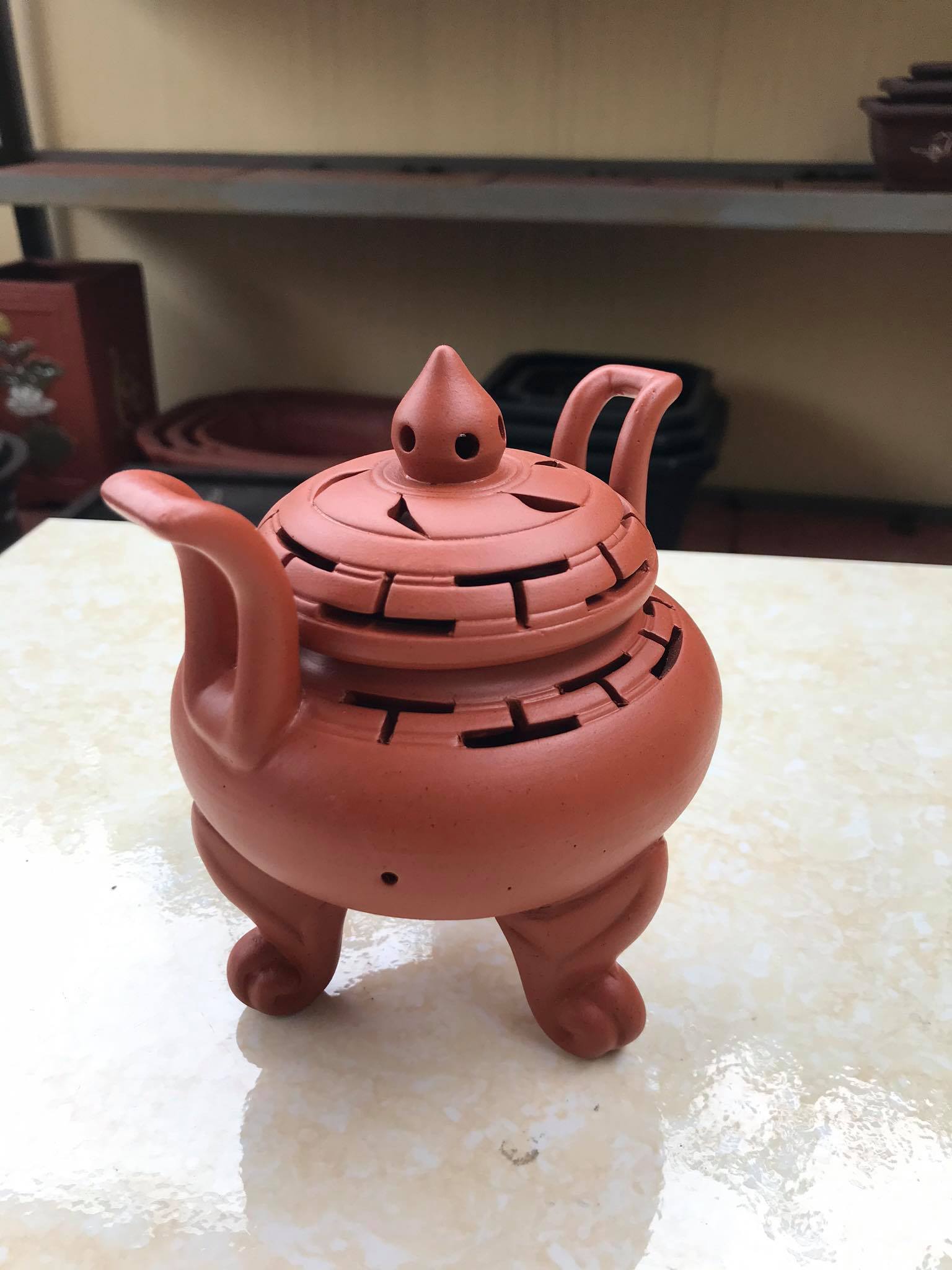 LƯ ĐỐT HƯƠNG TRẦM