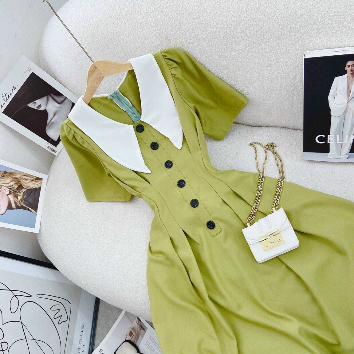 Đầm vintage cổ bèo phối nút nhẹ nhàng