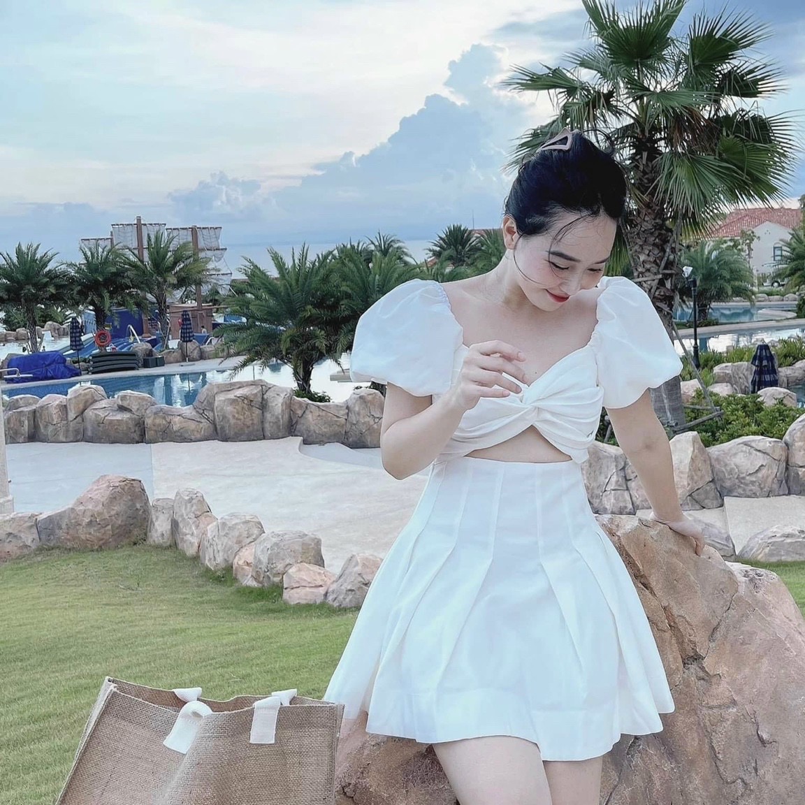 Đầm xoắn ngực form ngắn 3 màu