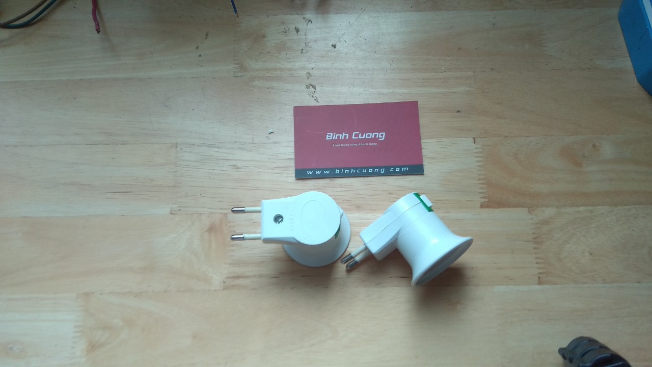 Combo 2c Đuôi bóng đèn có công tắc E27 Hàng đẹp