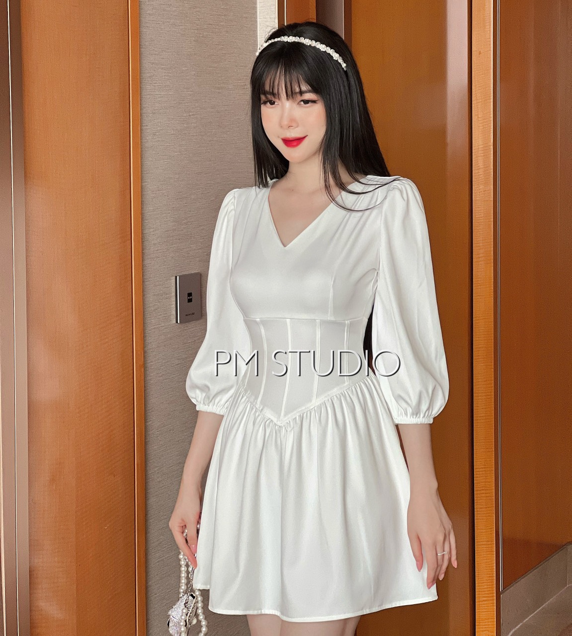 Đầm cổ V eo corset 2 màu nâu,trắng