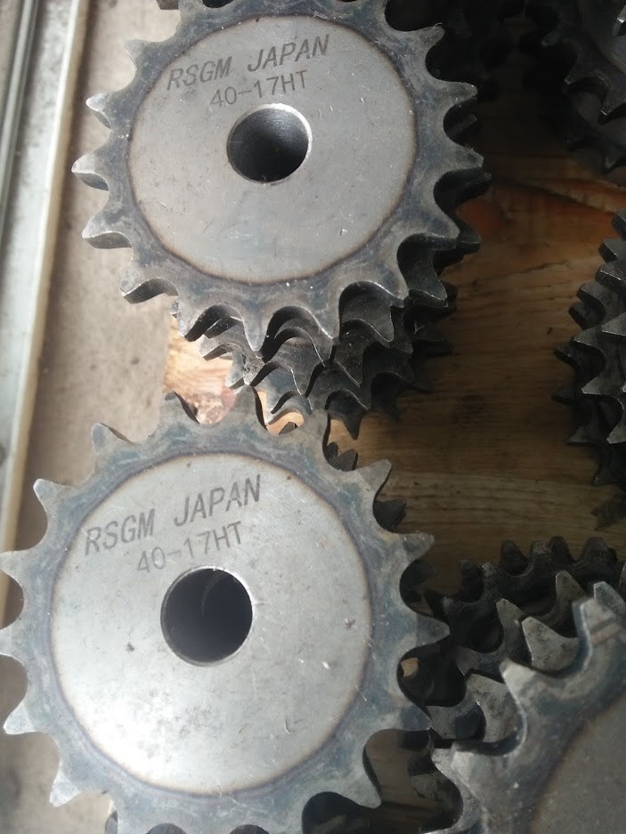 Nhông có gù 40 10 răng- 18 răng