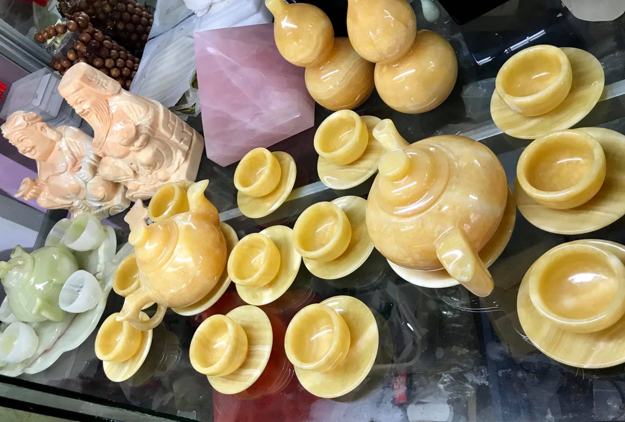 Bộ ấm trà đá ngọc Hoàng Long (Đá tự nhiên 100%)