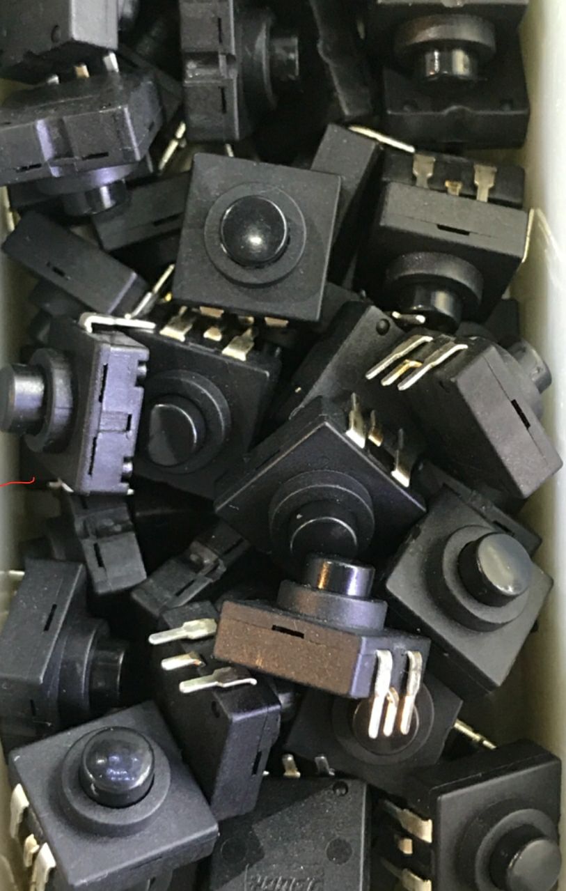 10 chiếc công tắc đèn pin 2 chân