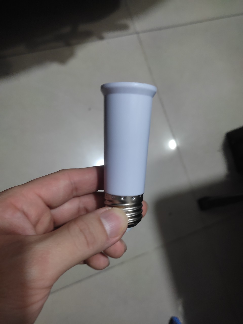 Đuôi đèn nối dài chuyển đổi e27 sang e27. dài khoảng 95mm