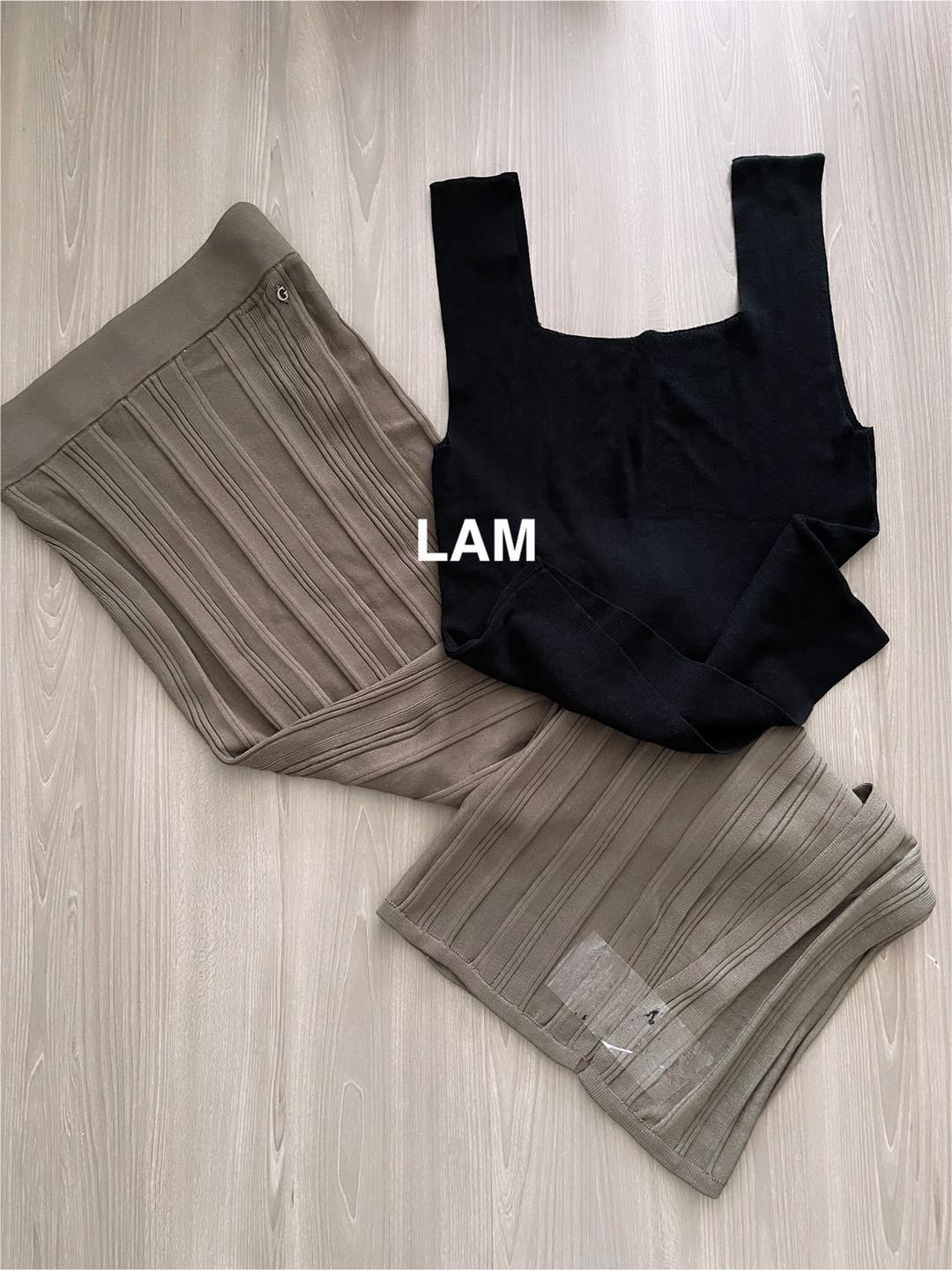 Chân váy GUESS SKIRT