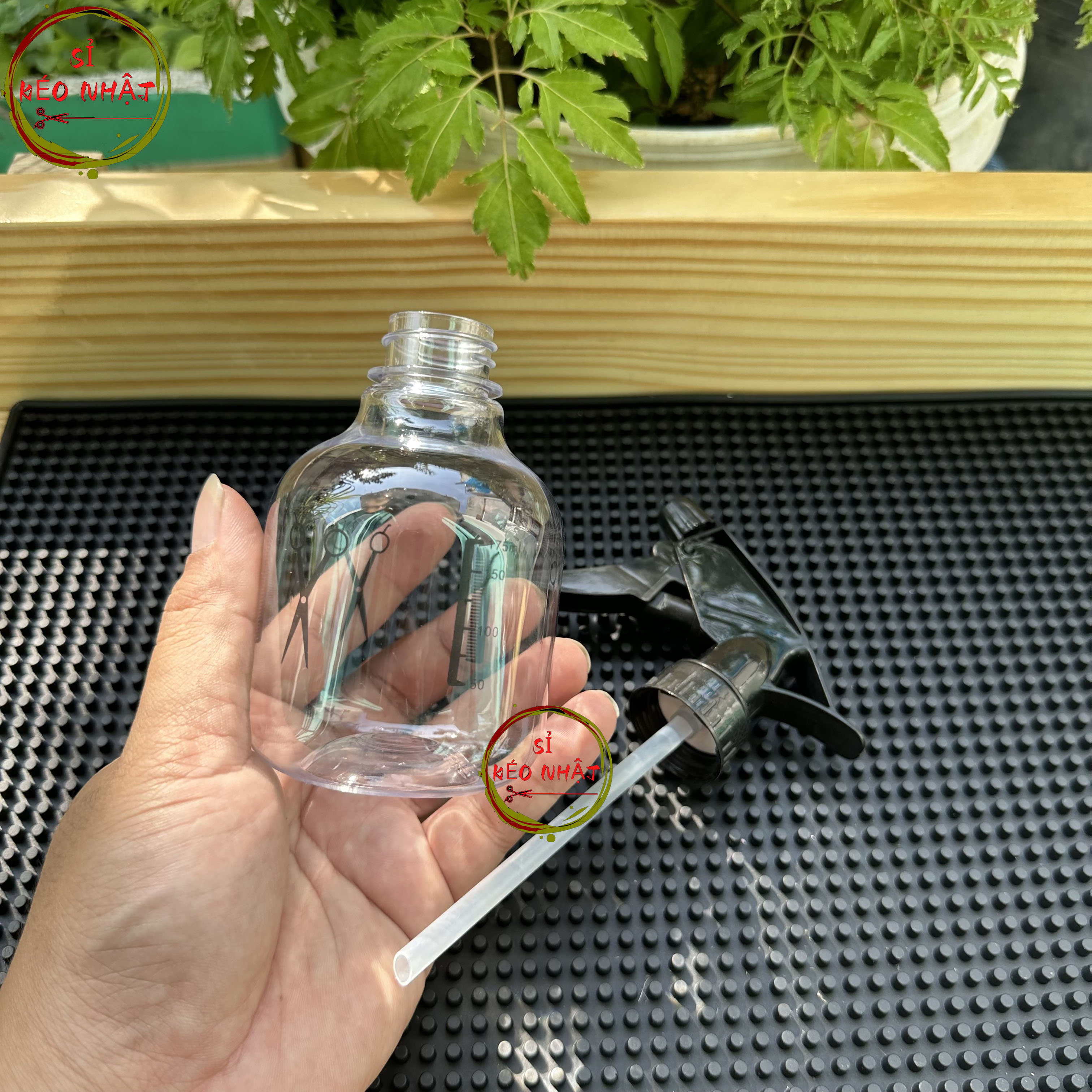 Bình xịt nước nhựa loại nhỏ 250ml [Mua một bộ gồm bình đựng + vòi phun]