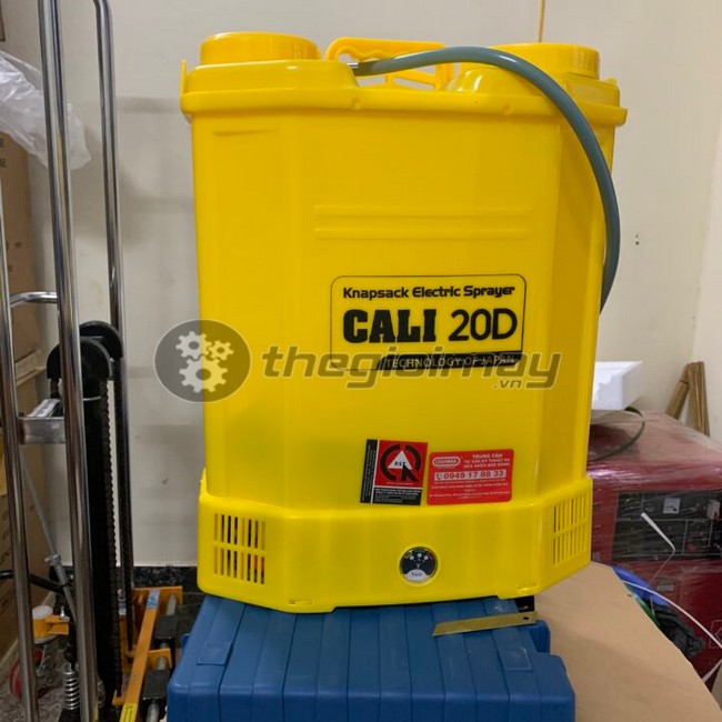 [HCM]Bình xịt điện Cali 20D vàng