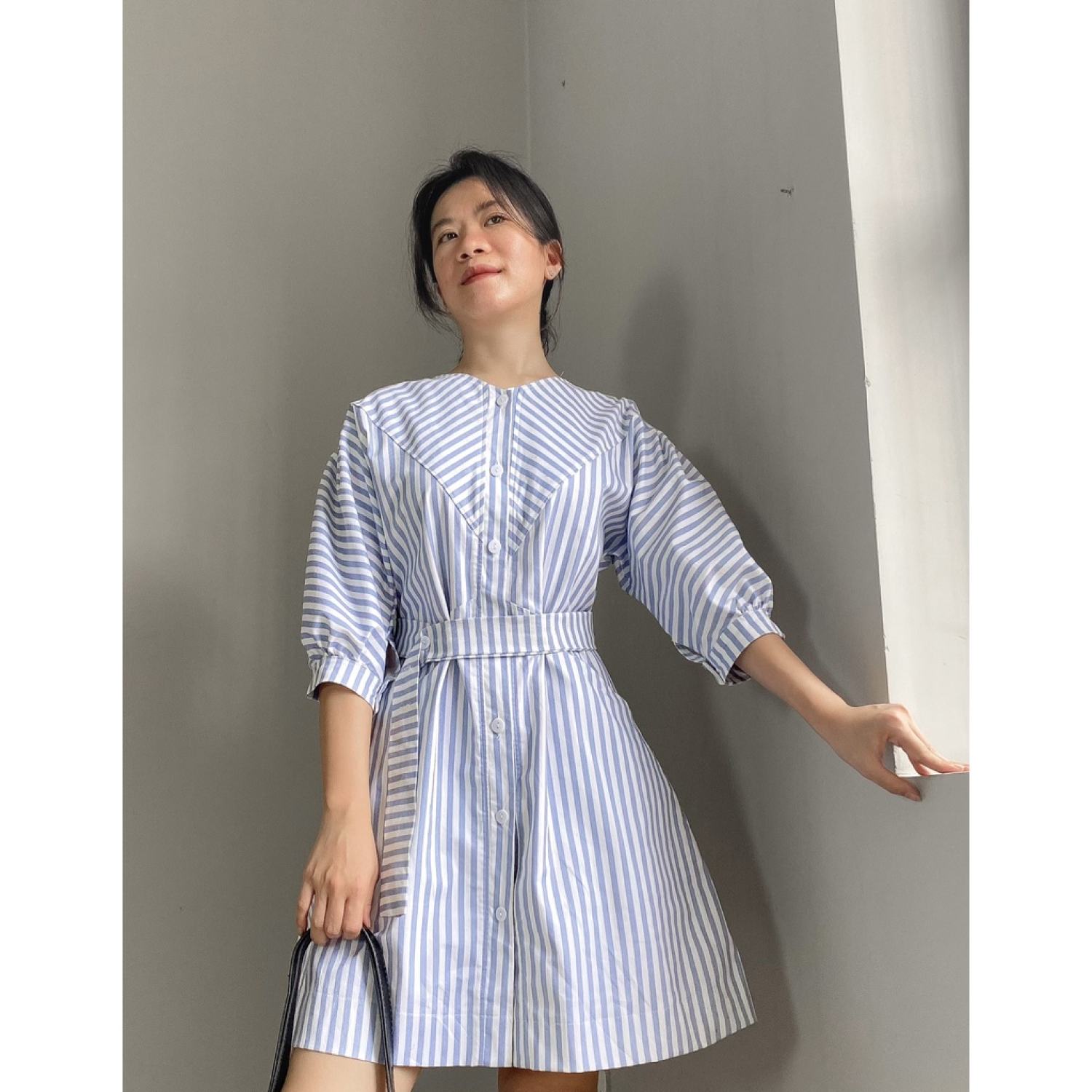 Đầm sọc dáng xòe fom suông mini