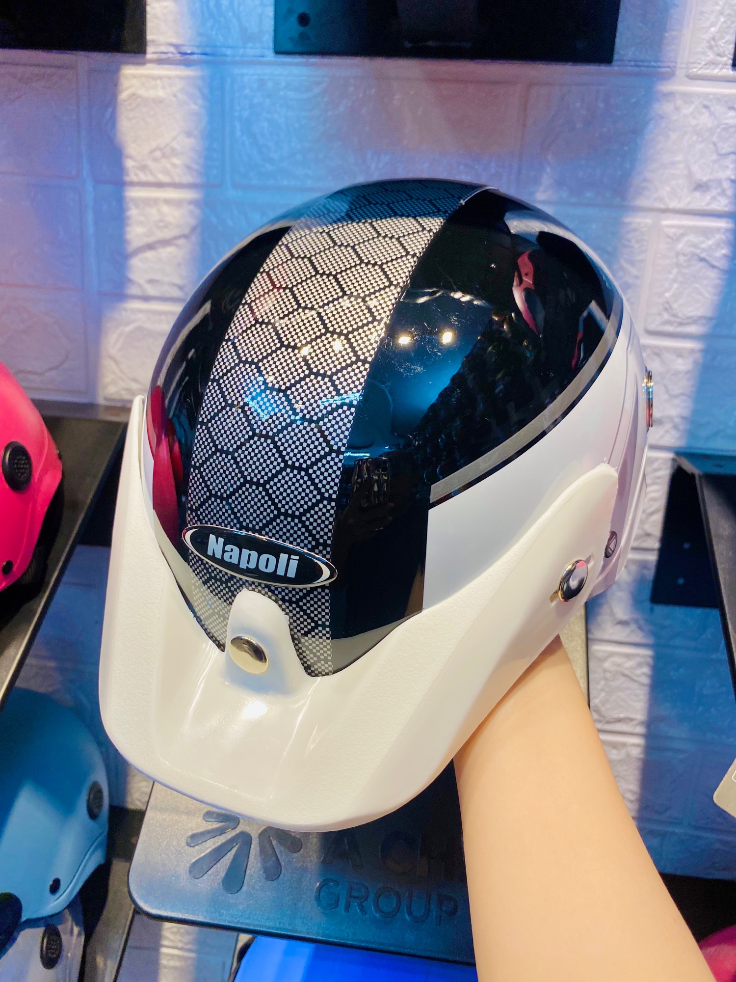 Mũ bảo hiểm thời trang cao cấp 1/2 dán tem GIVI