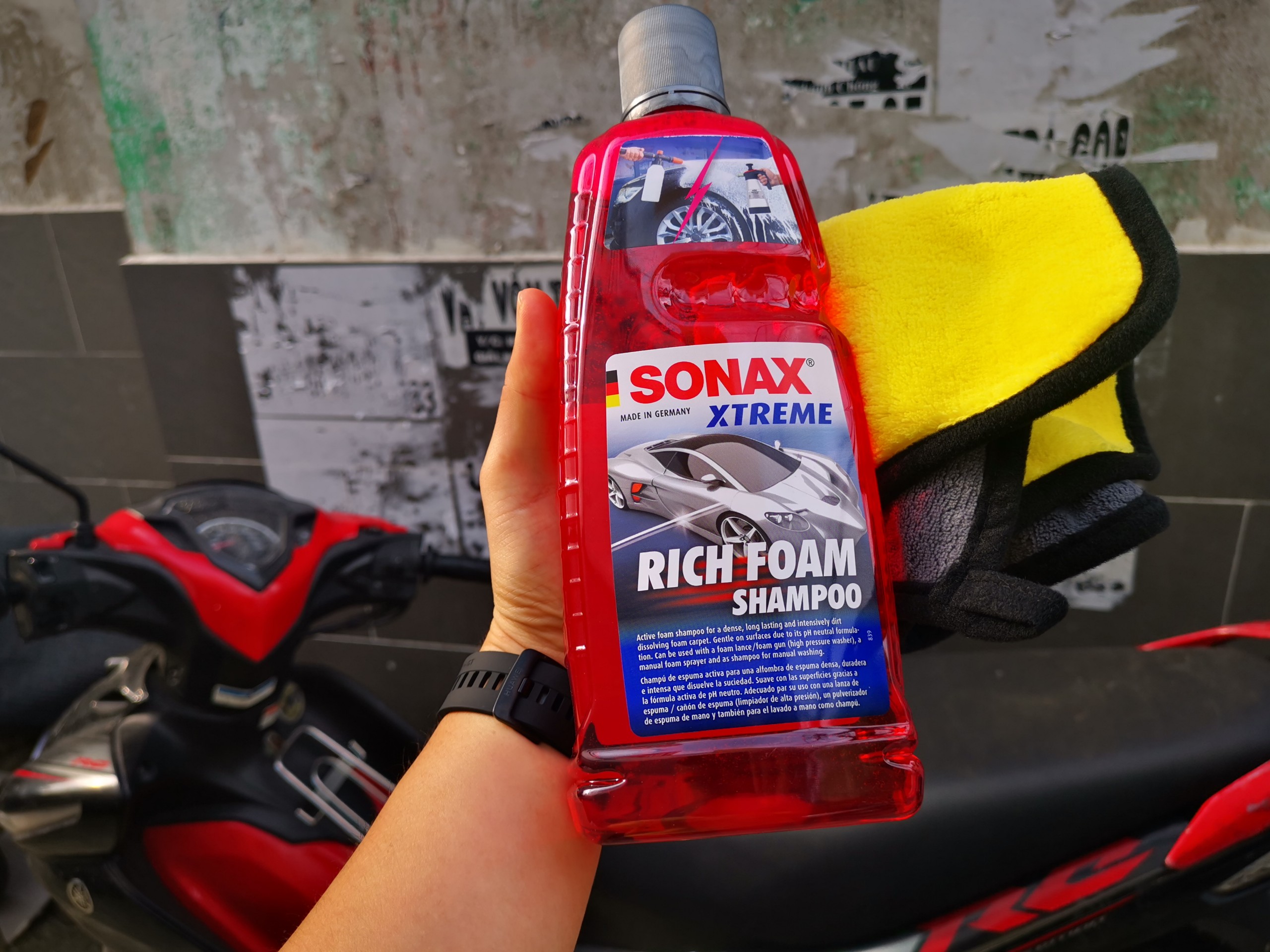 Nước Rửa Xe Sonax Xtreme Rich Foam Shampoo Siêu Bọt 1000ml Tặng Khăn Microfiber
