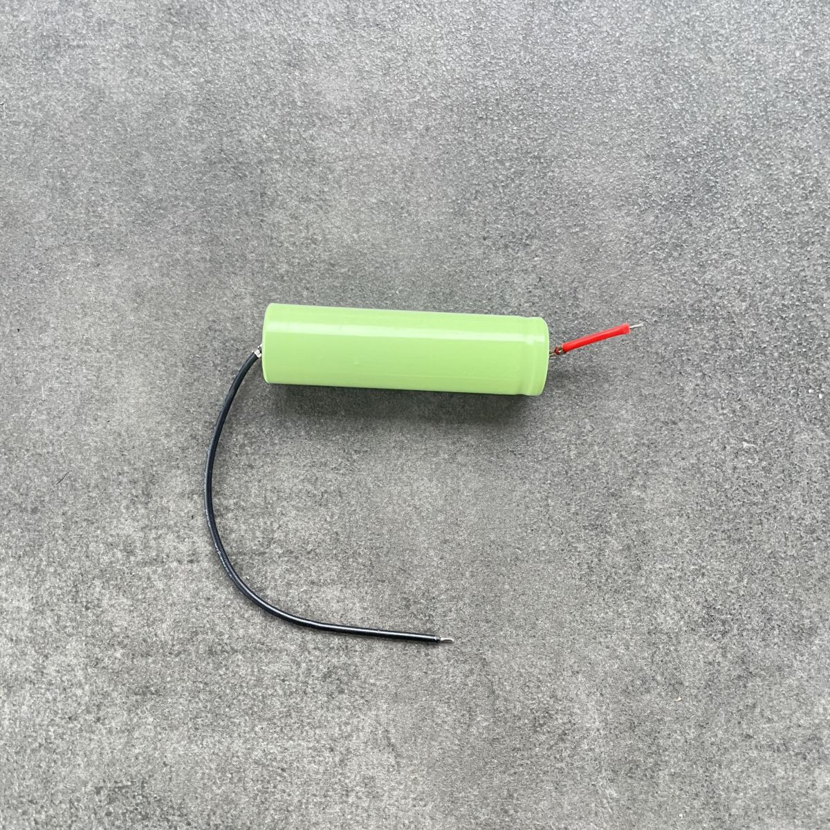 Pin lithium 14500 điện áp 3.7v dung lượng 400mah đã hàn sẵn dây
