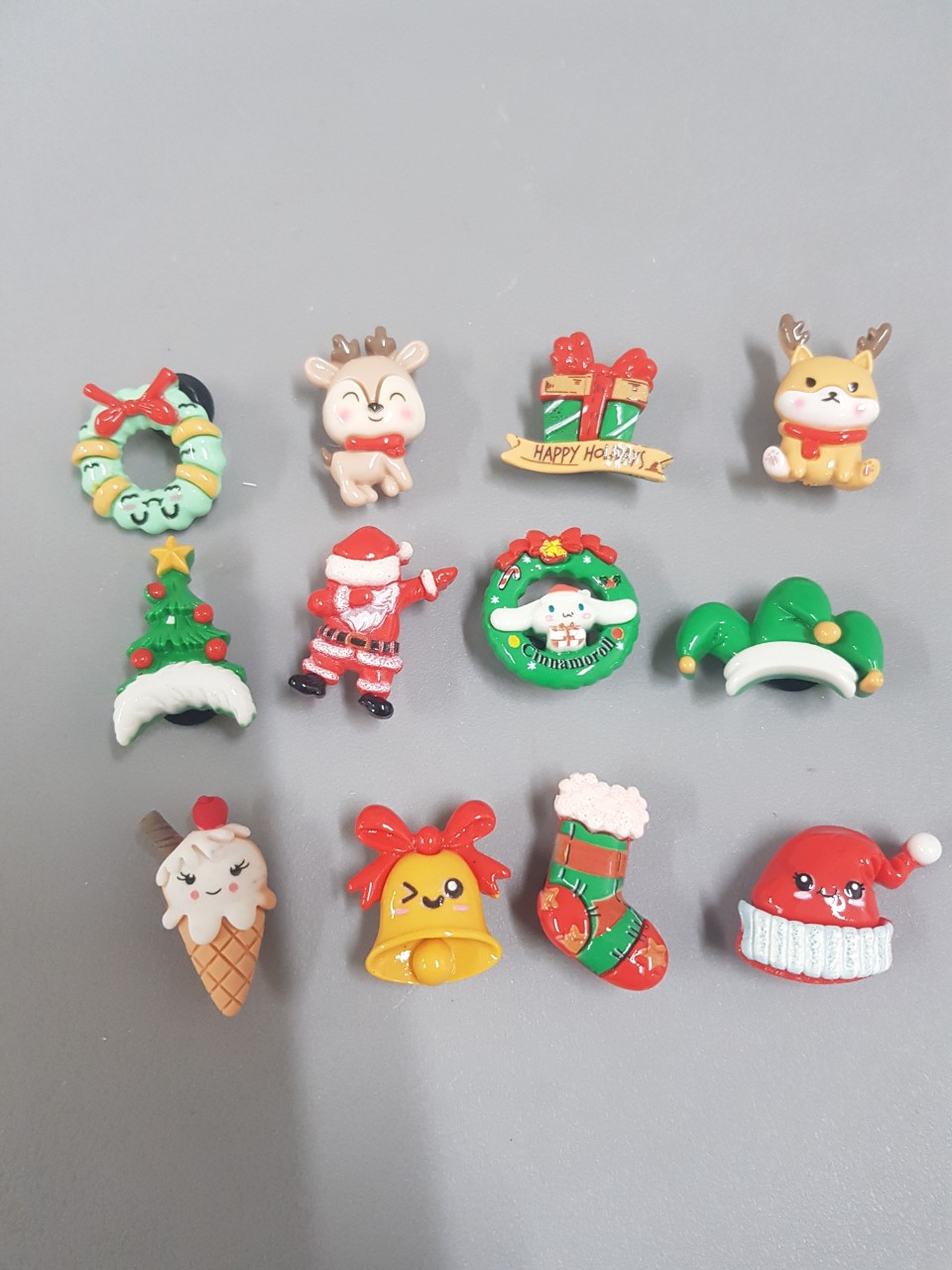 bộ charm 3d gắn sục mẫu giáng sinh ( gồm 12 charm )
