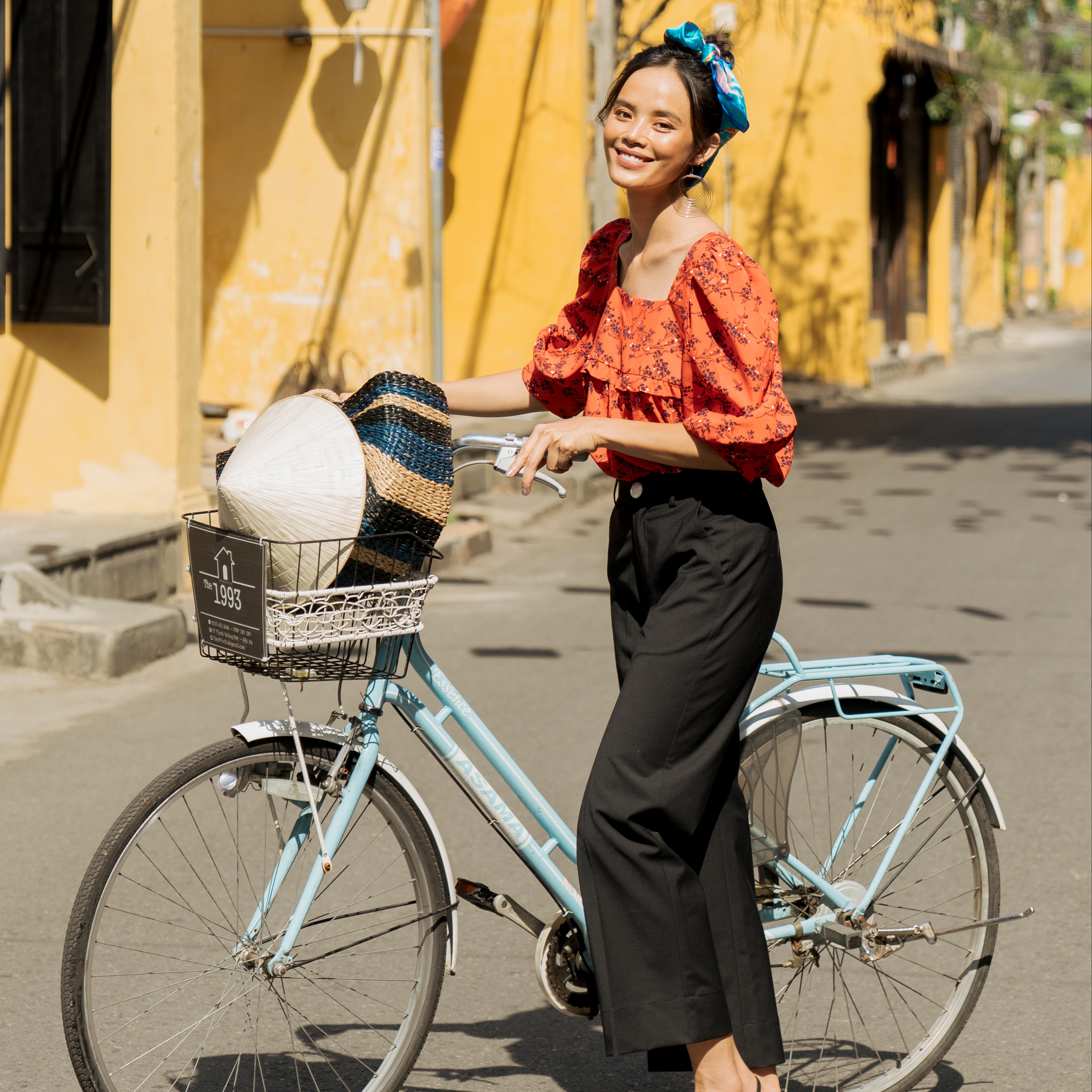 Áo Lụa Đỏ Modern Meets Heritage