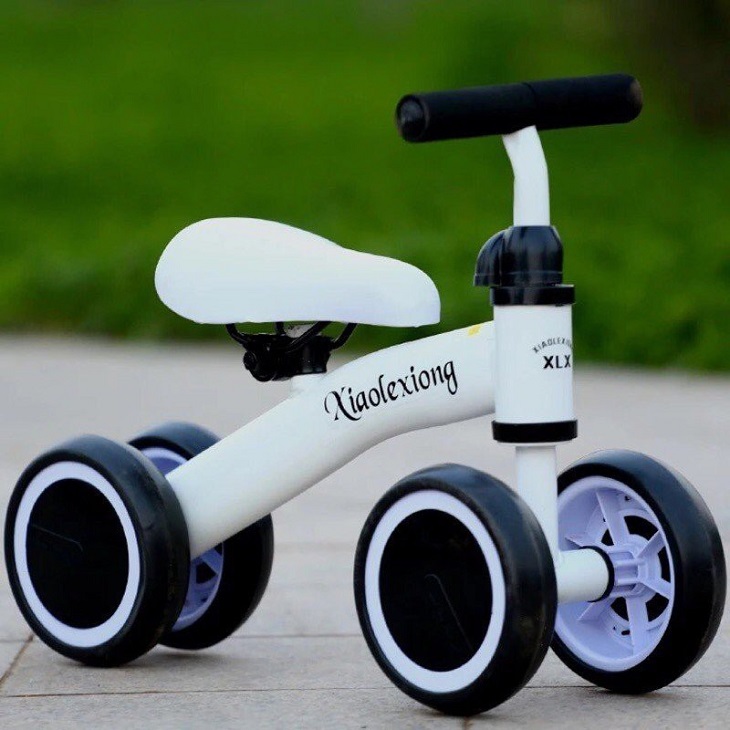 Xe chòi chân cho bé Quà Tặng Babies Zone